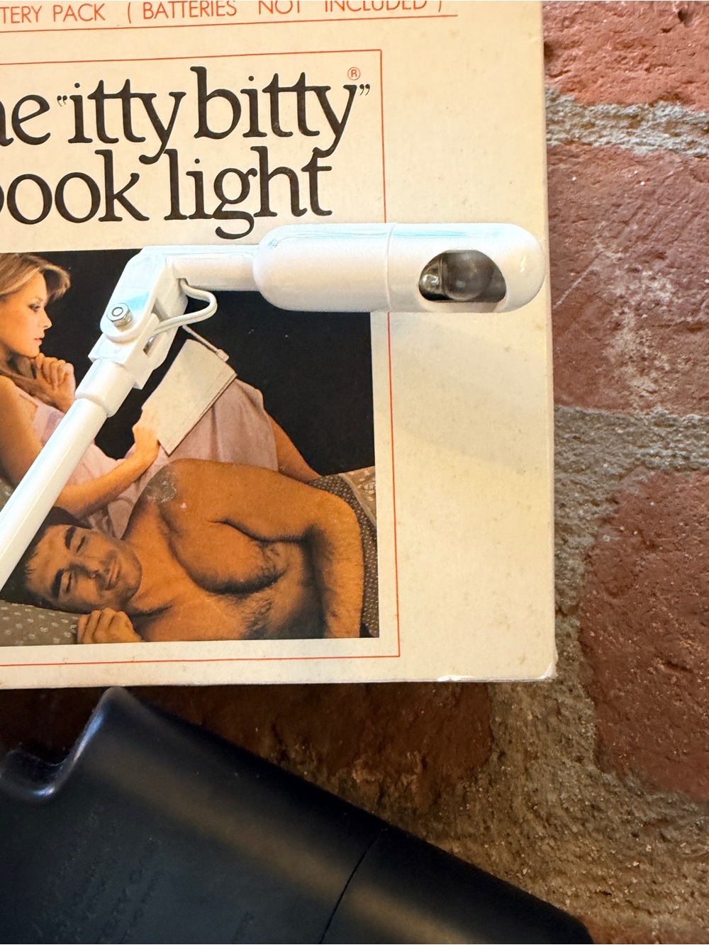The Itty Bitty Book Light 1980's Zelco White Vintage Reading Lamp TESTED WORKS - Picture 11 of 16